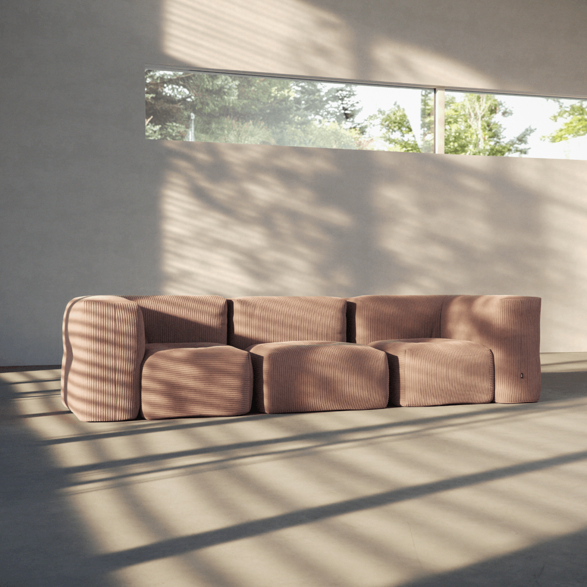Soft Sofa Indoor hjørnesofa i myk corduroy tekstil i rosafarge, modulbasert og lav høyde.