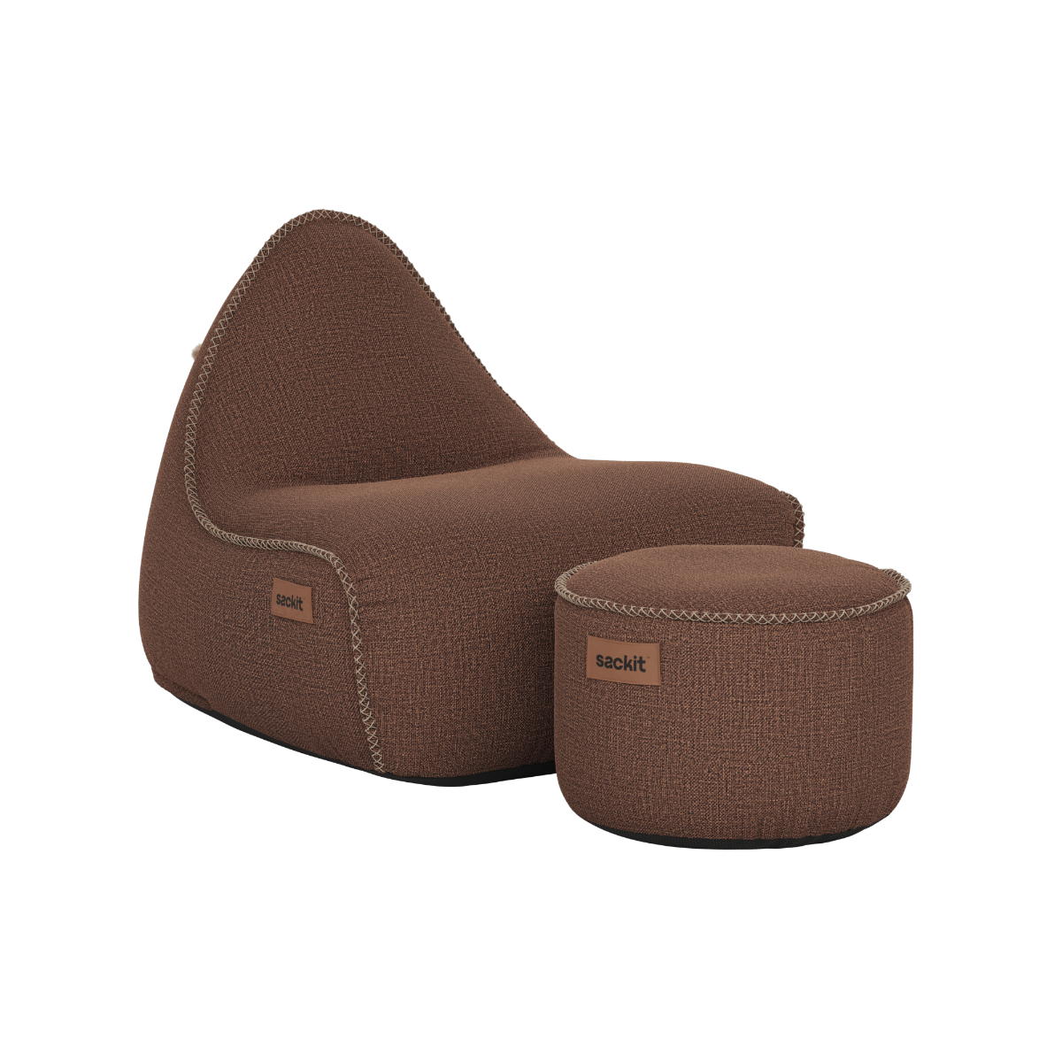 Brun sackit Cobana loungestol med matchende puff i slitesterkt stoff for avslapning ute eller inneandinaviske hjem