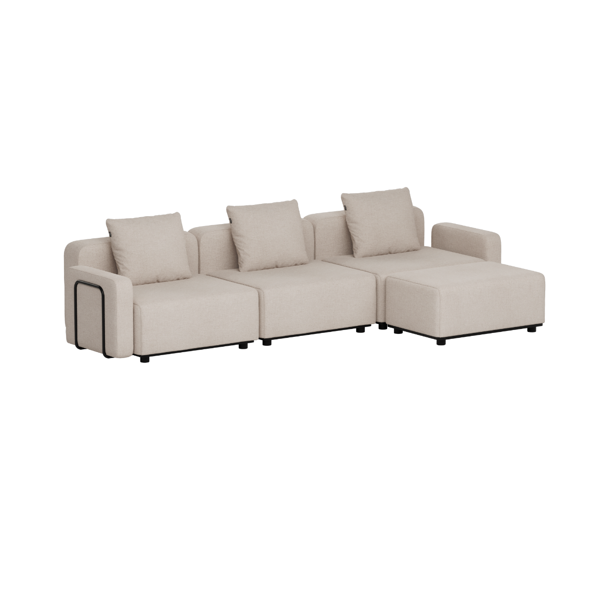 Beige modulbasert utesofa med tre sitteplasser og puter fra sackit for nordiske uteområder designet i Danmark for værbestandig komfort