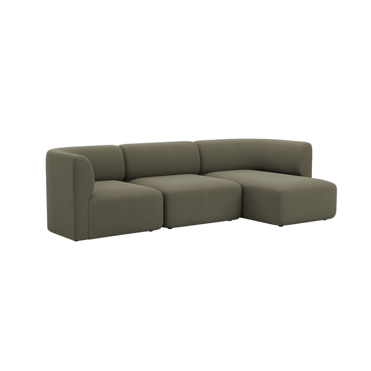 sackit Fjord sofa i olivengrønn med tre sitteplasser og høyrevendt sjeselong myke avrundede former og rolig skandinavisk design for innendørs bruk
